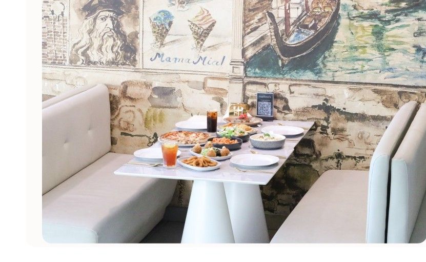 Matteo's Italian restaurant dining booth.